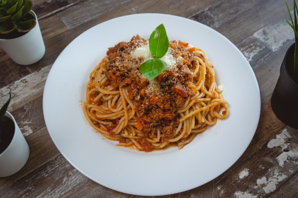 Spaghetti with Tomato and Veggie Sauce